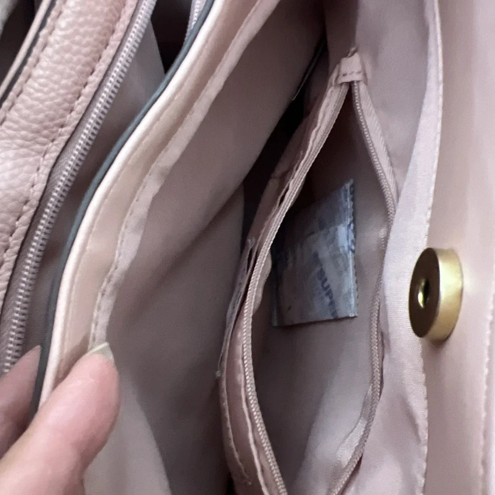 Liz Claiborne Large Light Pink  Faux‎ Leather Tote Purse Excellent Condition